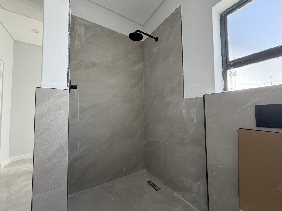 5 Bedroom Property for Sale in Sandown Western Cape